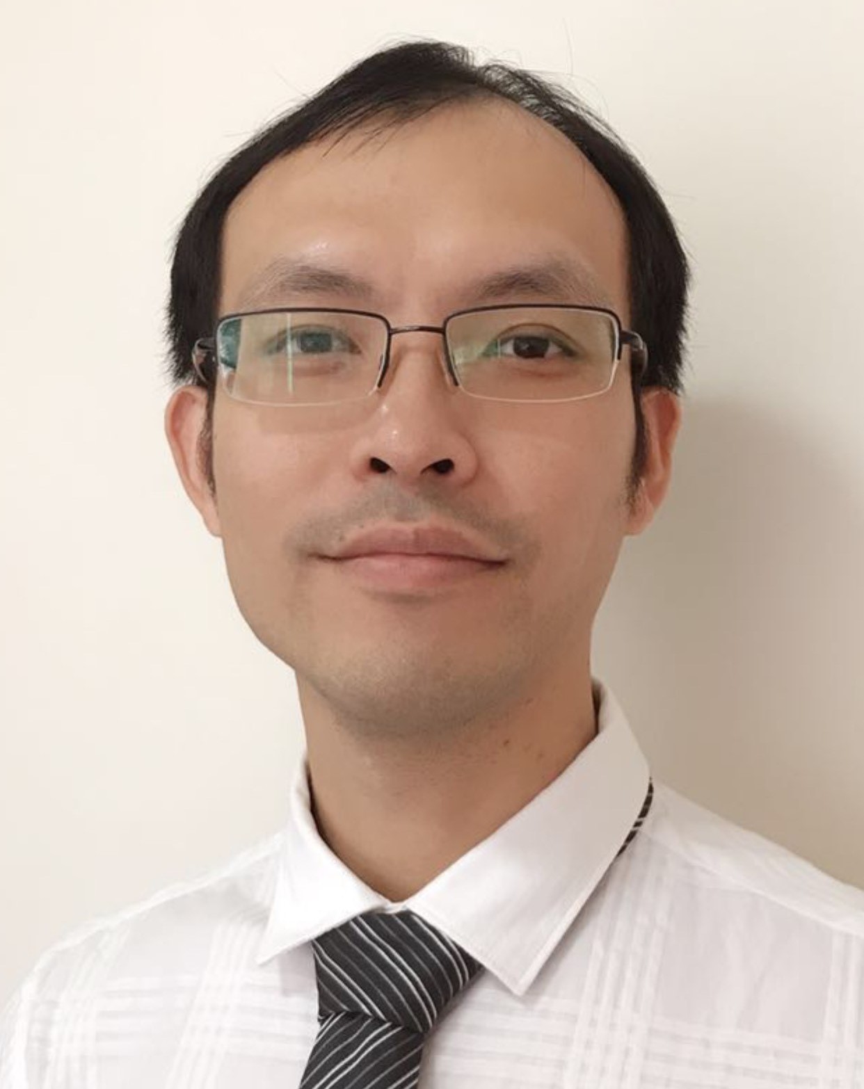Kanglong Liu